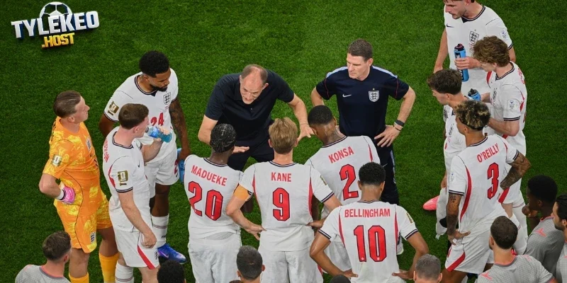 Rashford tạo khác biệt bằng tốc độ trên hàng công