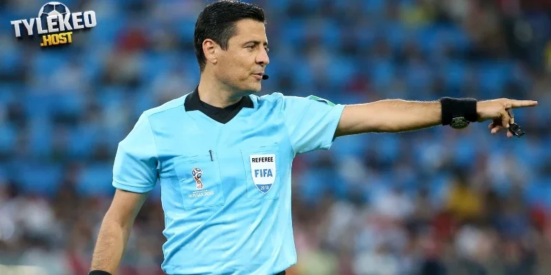 Tiêu chí giúp Alireza Faghani được FIFA tin tưởng